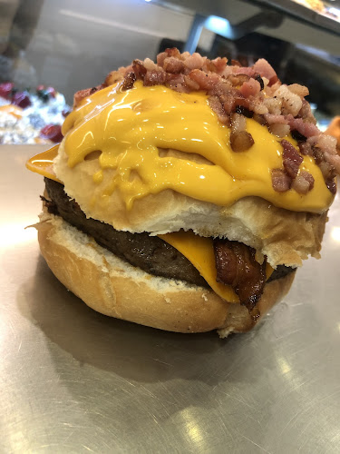 4P9X+V4V, 12800 Montevideo, Departamento de Montevideo