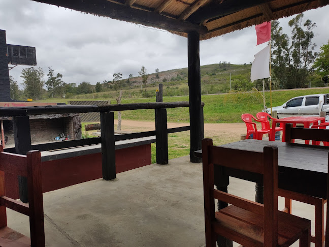 Luna de los cerros - Maldonado