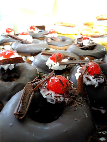 Comentarii opinii despre Panadería y Doneria Boutipan