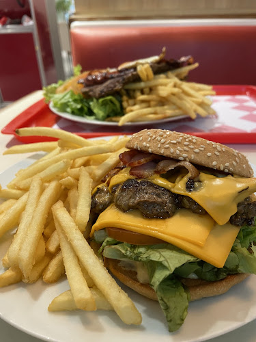 Av. Italia 5820, 11500 Montevideo, Departamento de Montevideo