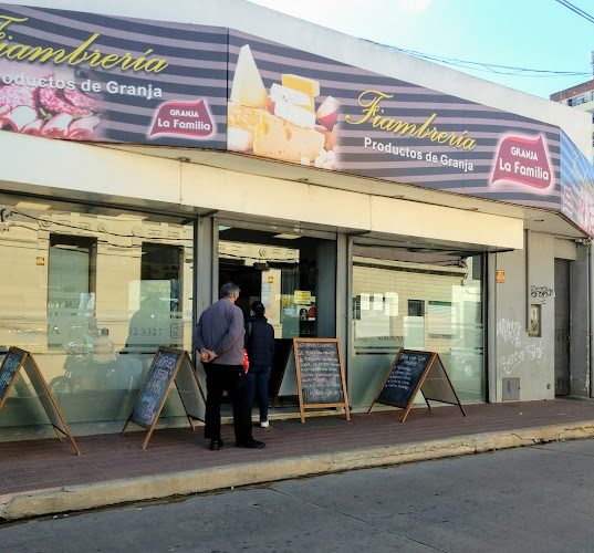 Fiambreria Granja La Familia - Pando