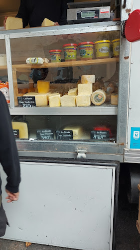 3RR5+8HC, Héctor Gutiérrez Ruiz, 11100 entre, Maldonado y Canelones