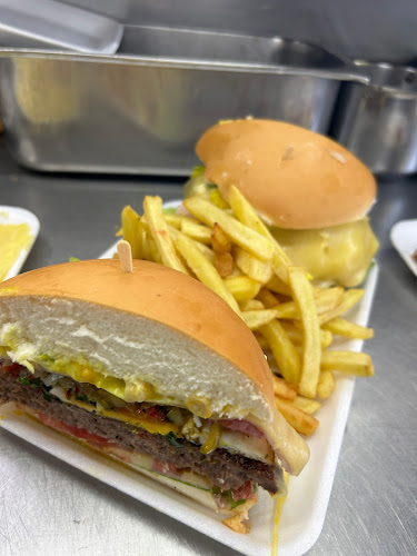 Av. Gral. José Garibaldi 1950, 11800 Montevideo, Departamento de Montevideo