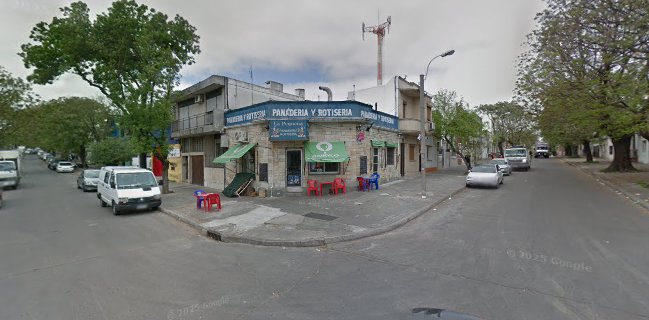 Panaderia Y Rotiseria La Pequeña.